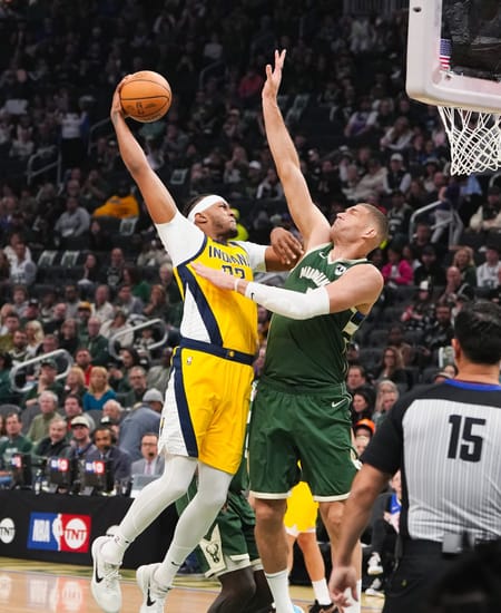 Round 1, Game 1: Bucks vs Pacers